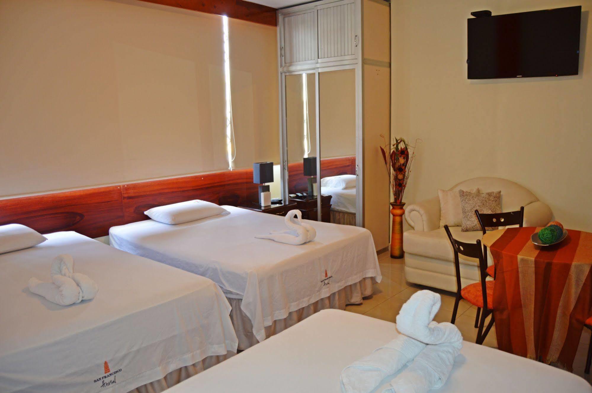 San Francisco Apart Hotel Guayaquil Buitenkant foto